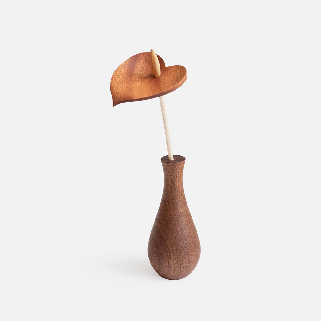 Figurine d'anthurium en bois