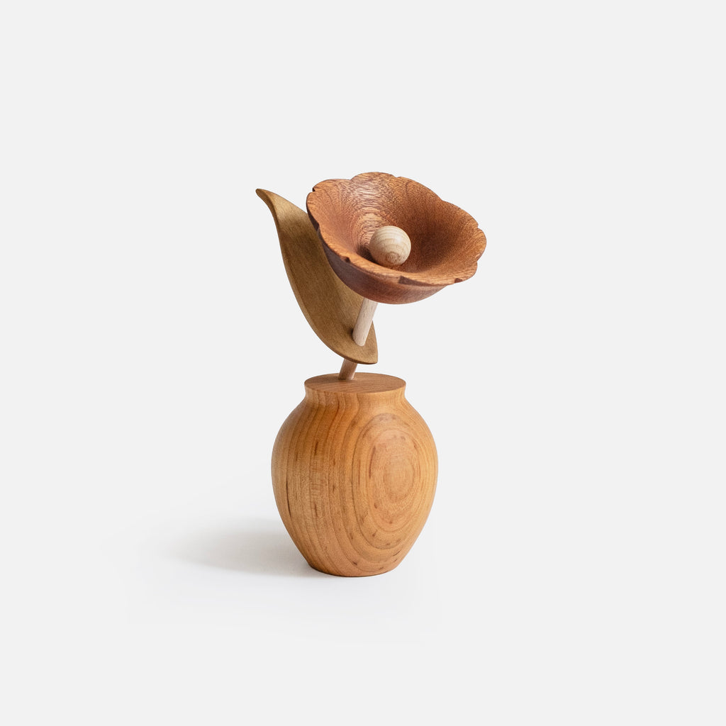 Ornements en bois en forme de fleurs de camélia