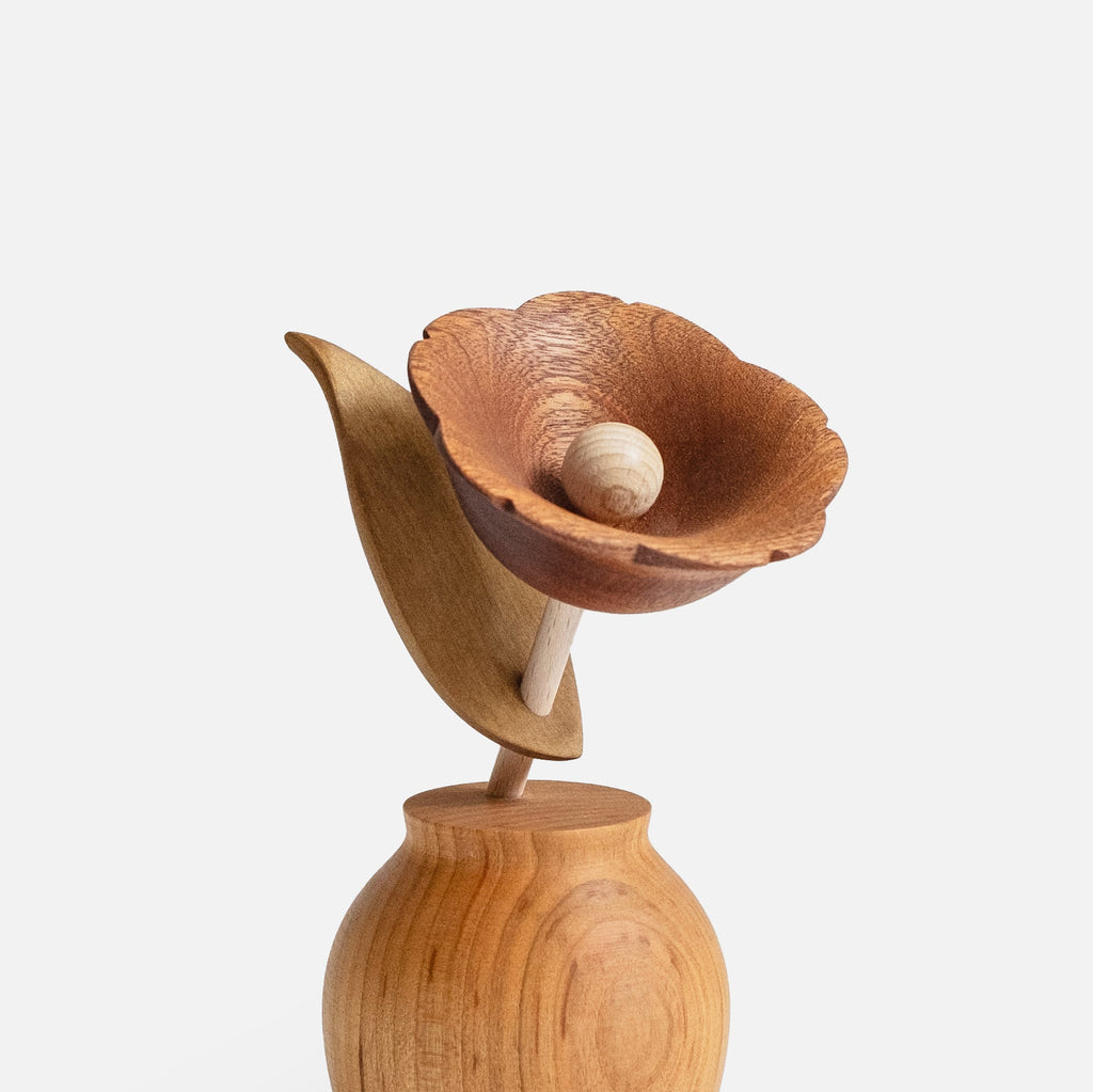 Ornements en bois en forme de fleurs de camélia