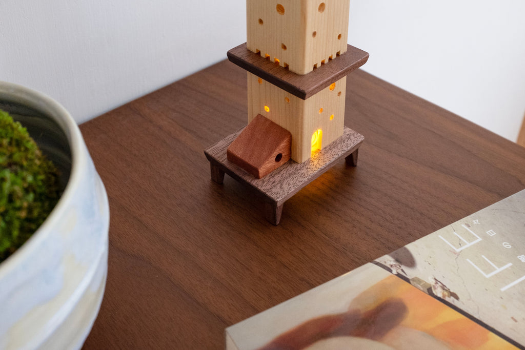 Moulin à vent miniature en bois avec lumière LED