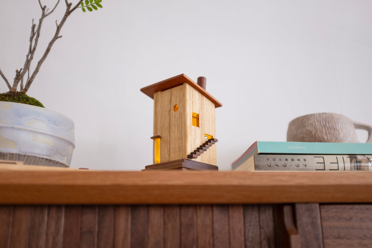 Mini-chalet écossais en bois avec éclairage LED