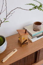 Mini-chalet écossais en bois avec éclairage LED