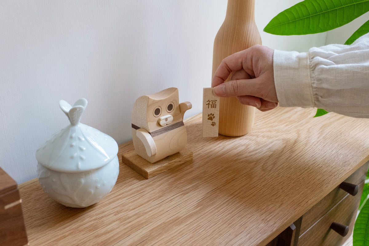 Figurine Maneki Neko en bois
