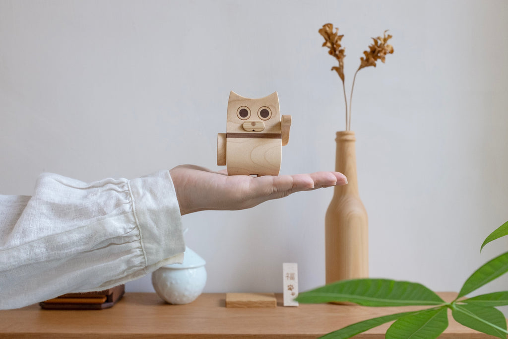 Figurine Maneki Neko en bois
