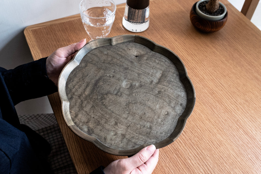 Plateau en bois en forme de fleur