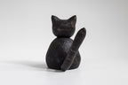 Figurine de chat noir dodu en bois