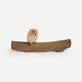 Hibou en bois sur branche (figurine)