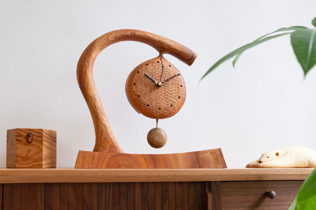 Horloge de table à pendule en bois fabriquée à la main