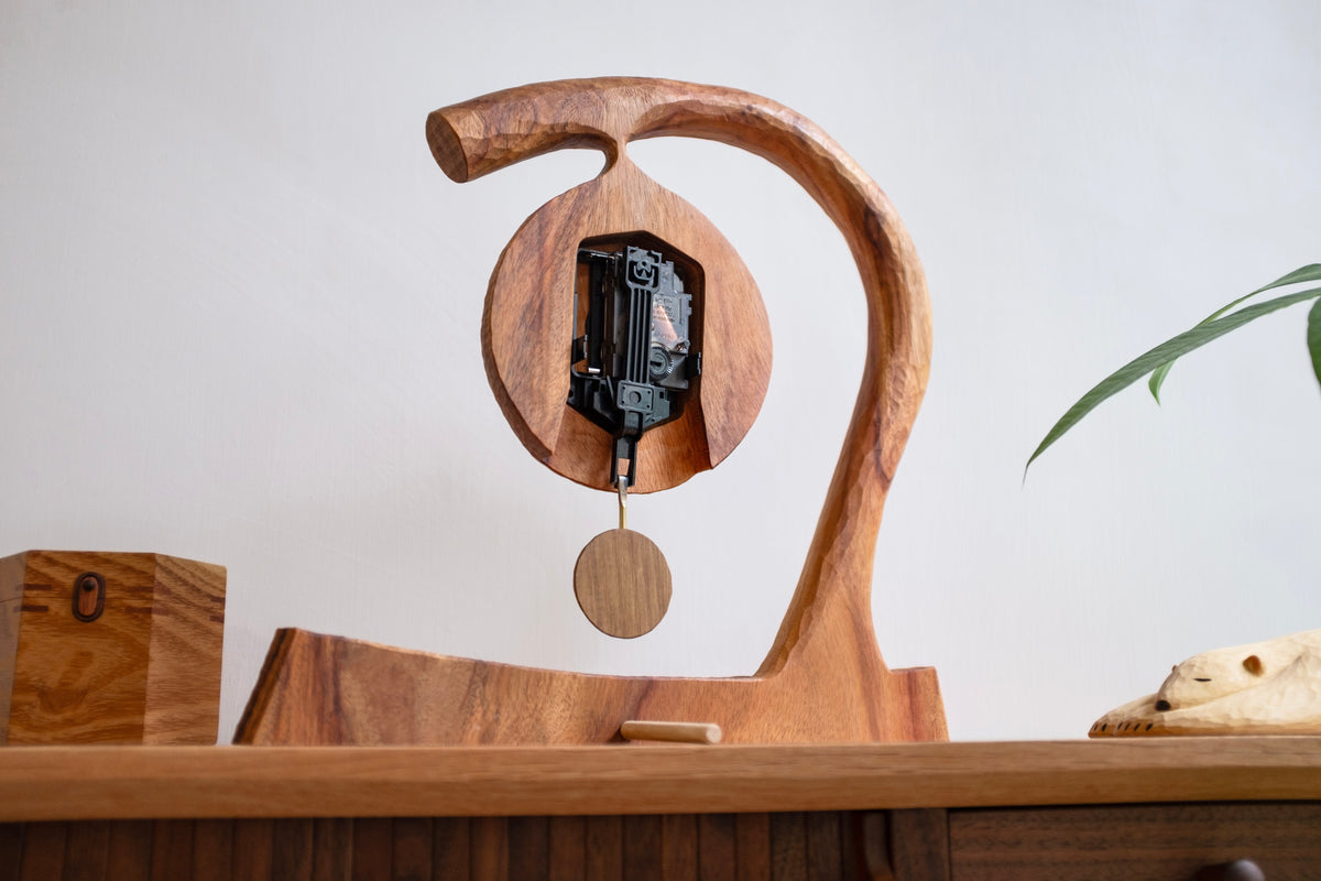 Horloge de table à pendule en bois fabriquée à la main