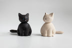 Figurine de chat noir dodu en bois