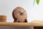 Horloge de table en bois de monkeypod