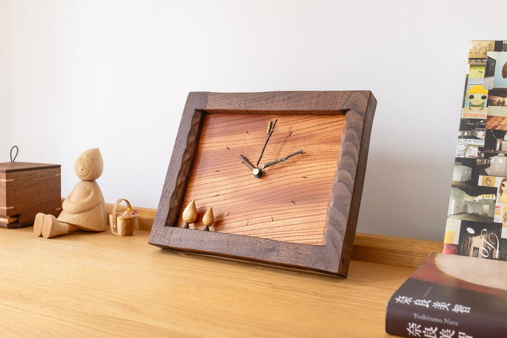 Horloge en bois fabriquée à la main