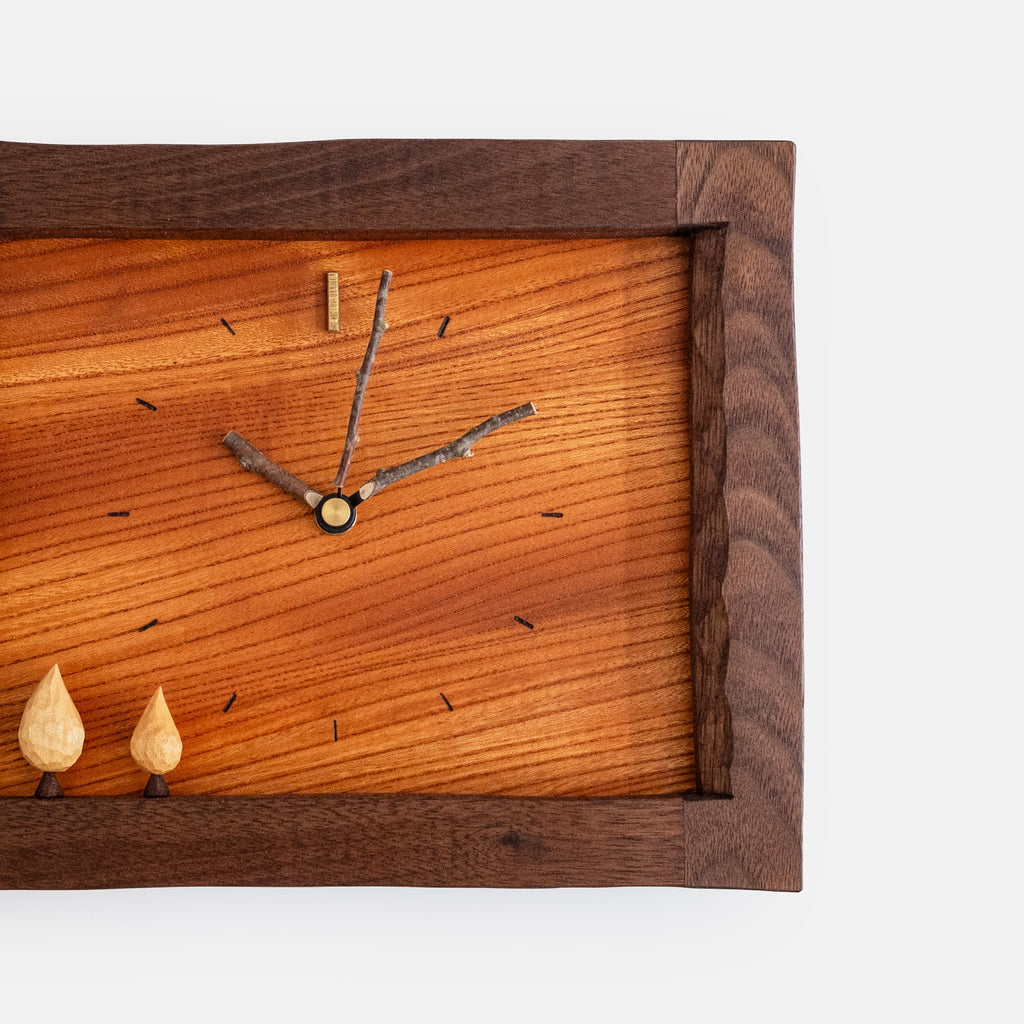 Horloge en bois fabriquée à la main