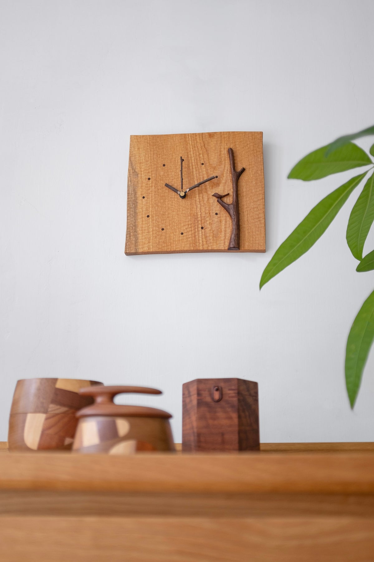 Horloge en bois faite main - Arbre et oiseau