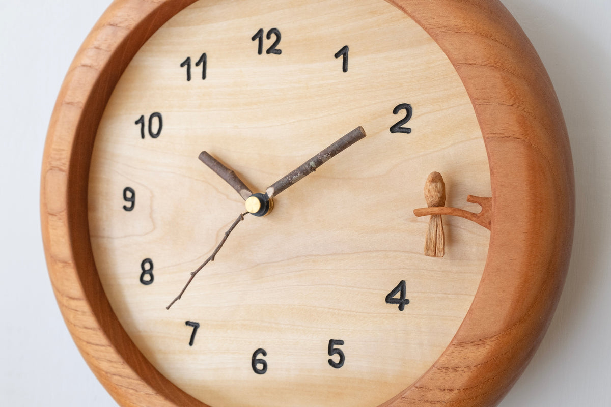 Horloge pendule en bois sculpté main Oiseau