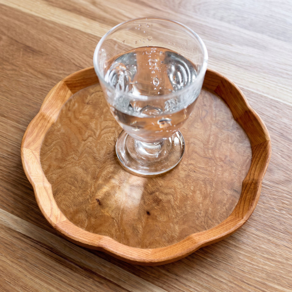 Plateau en bois en forme de fleur