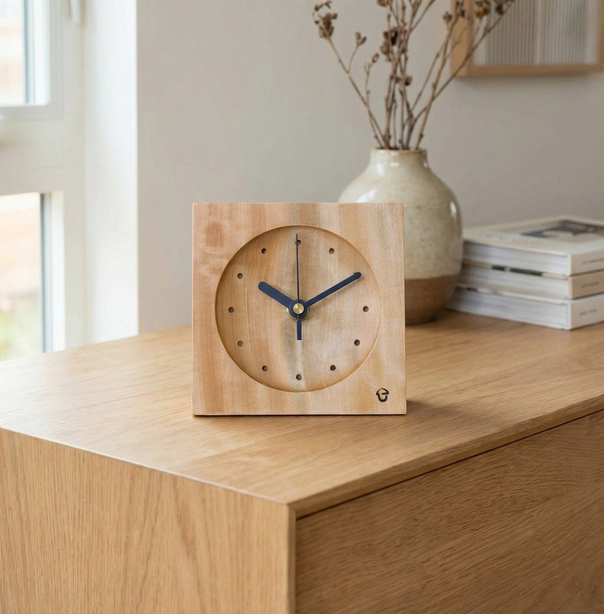 Horloge de bureau effet bois