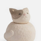 Figurine de chat endormi enroulé en bois