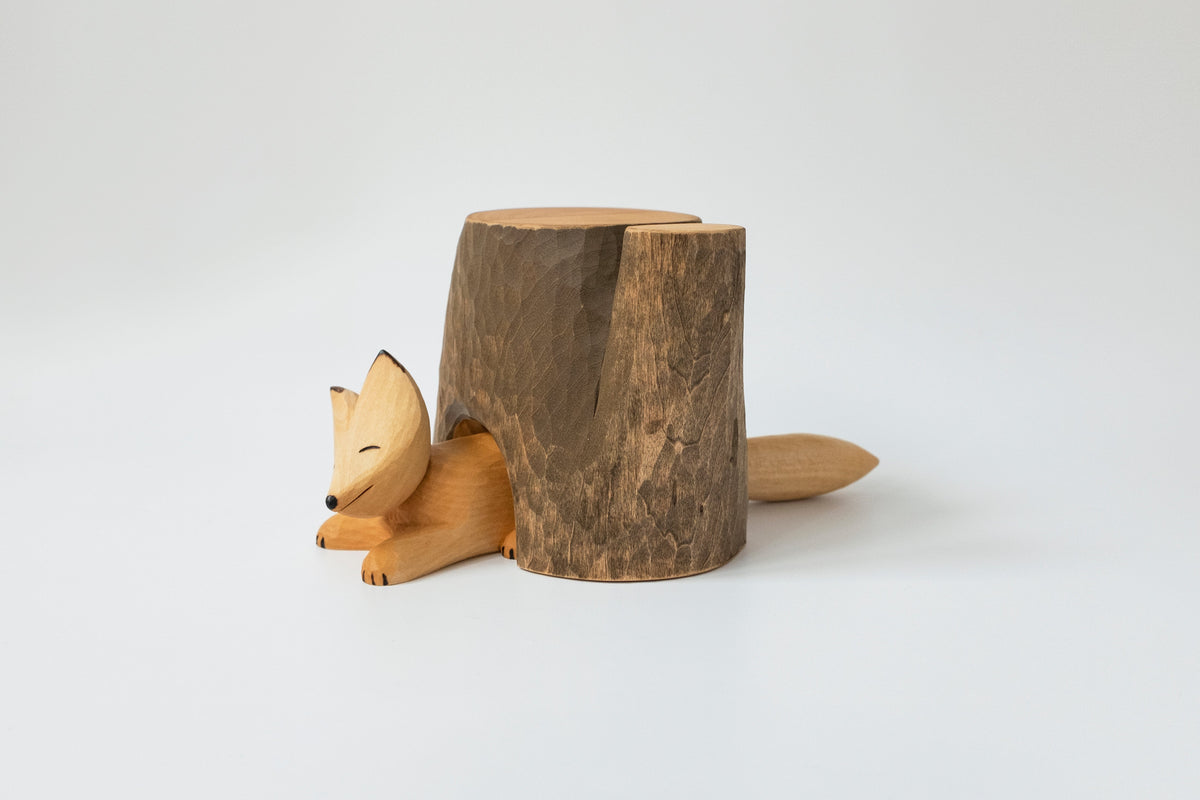 Petite sieste de renard, sculpture sur bois