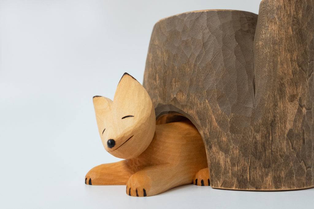 Petite sieste de renard, sculpture sur bois