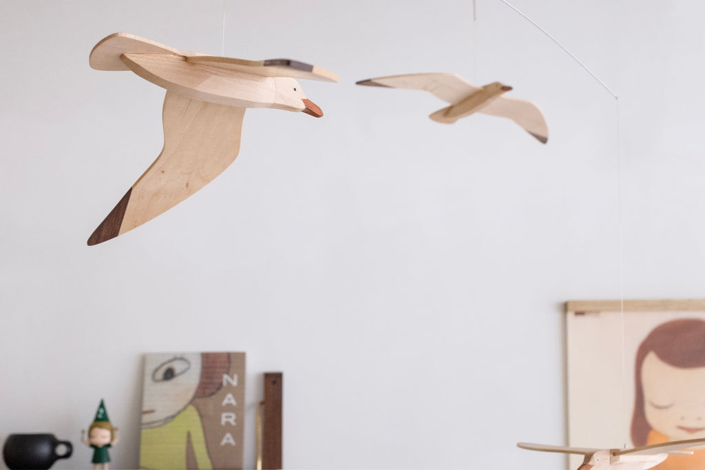 Mobile en bois sculpté Mouette