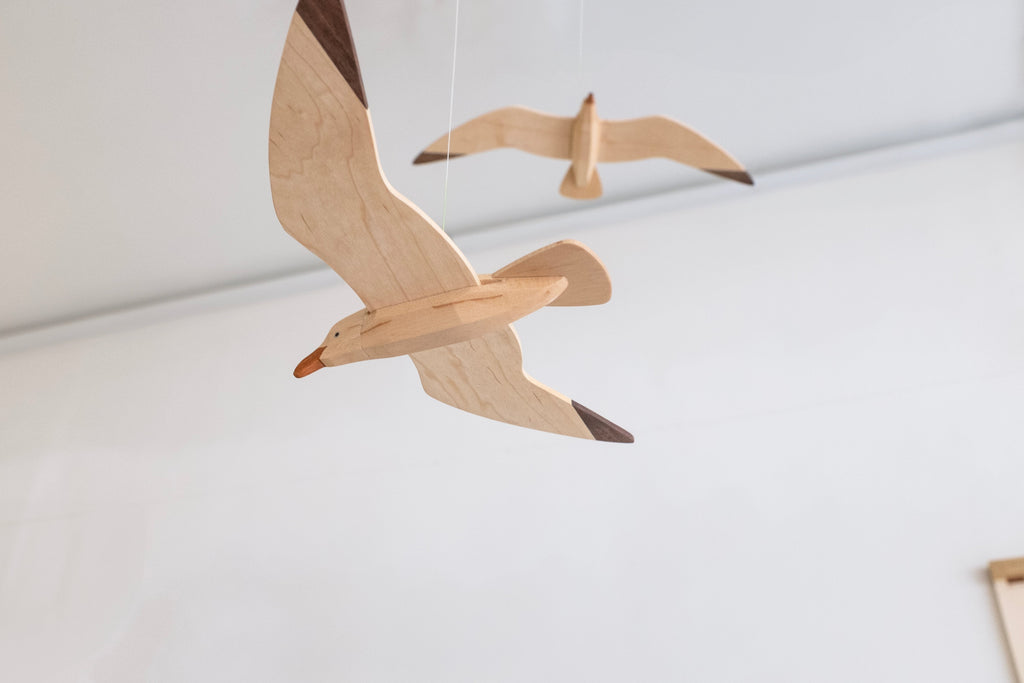 Mobile en bois sculpté Mouette