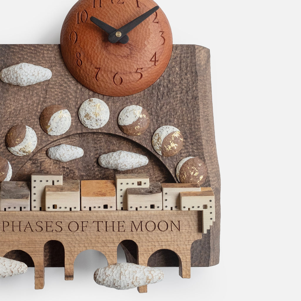 Sculpture murale des phases de la lune